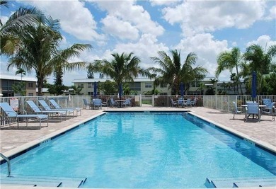 FIRST FLOOR. INCREDIBLE DEAL ON A 2 BEDROOM 2 BATH. BEAUTIFUL - photo 1