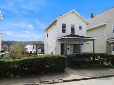 Great opportunity in Tarentum! Large covered front porch! - photo 2