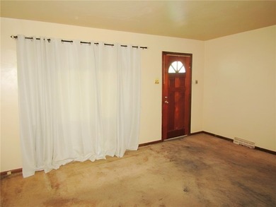 Great opportunity in Tarentum! Large covered front porch! - photo 9