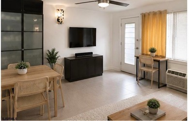 Pool-facing, fully renovated studio at Seashore Club - photo 11