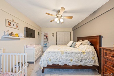 Welcome to this beautifully maintained 1-bedroom, 1-bath co-op - photo 12