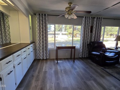 Welcome home to this beautifully maintained 3-bedroom - photo 12