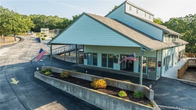 Lakefront living at its finest! This beautifully updated condo - photo 19