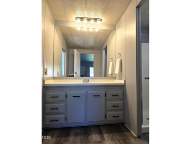 Welcome home to this beautifully maintained 3-bedroom - photo 29
