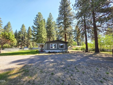 Welcome home to this beautifully maintained 3-bedroom - photo 38