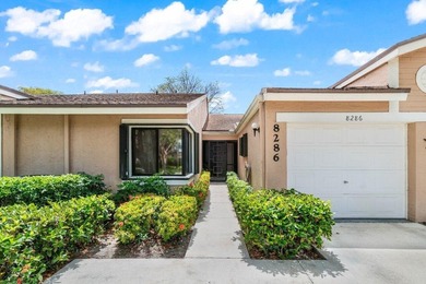 Lovely 2 beds/2 bath villa in beautiful gated 55+ Whisper Walk! - photo 3
