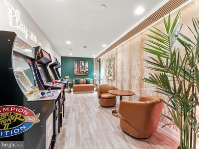 A Rare First Offering. A privately curated, custom end-unit - photo 11
