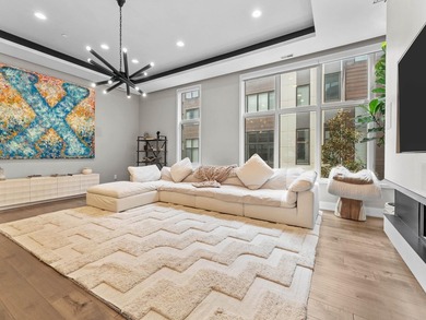 A Rare First Offering. A privately curated, custom end-unit - photo 23