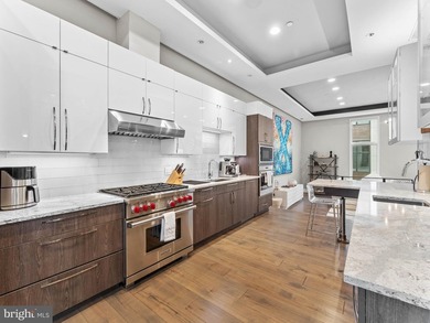 A Rare First Offering. A privately curated, custom end-unit - photo 27