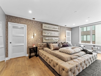 A Rare First Offering. A privately curated, custom end-unit - photo 29