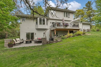 Welcome to your private retreat in The Woodlands of Livonia - photo 9