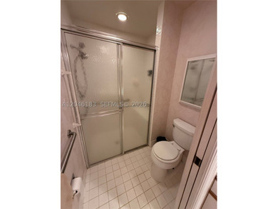 Move-in ready 2-bedroom, 2-bath corner villa with a brand-new - photo 10