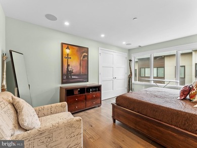 A Rare First Offering. A privately curated, custom end-unit - photo 41