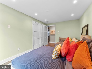 A Rare First Offering. A privately curated, custom end-unit - photo 44