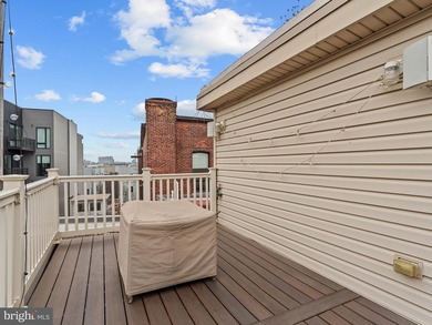 A Rare First Offering. A privately curated, custom end-unit - photo 46