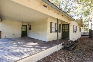 2.7 miles from the Guy Sandy ramp! This two bed, 1 bath home is - photo 4