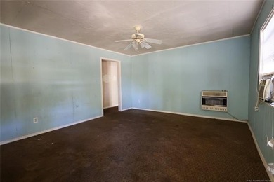 2.7 miles from the Guy Sandy ramp! This two bed, 1 bath home is - photo 5
