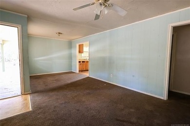 2.7 miles from the Guy Sandy ramp! This two bed, 1 bath home is - photo 6