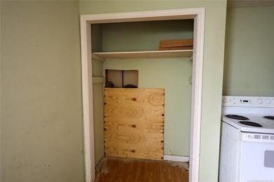 2.7 miles from the Guy Sandy ramp! This two bed, 1 bath home is - photo 9