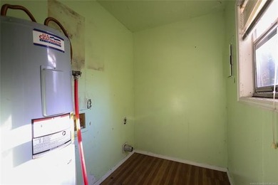 2.7 miles from the Guy Sandy ramp! This two bed, 1 bath home is - photo 10