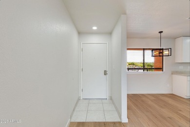 Beautifully remodeled top floor condominium with stunning views - photo 2