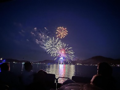 Enjoy life at Loon Lake year round or for a summer retreat! This - photo 4