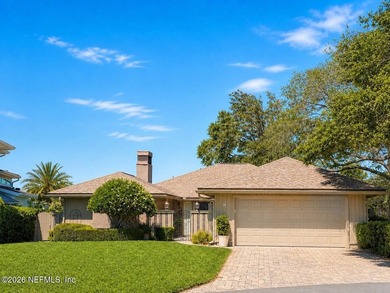 Welcome to your own PRIVATE SLICE OF PARADISE. This METICULOUSLY - photo 1