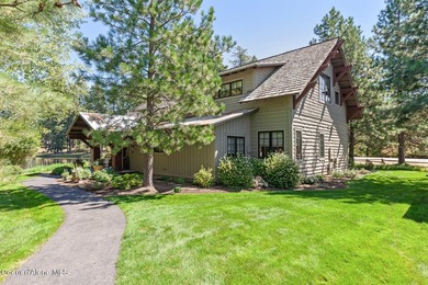 This beautiful 4-bedroom, 4.5-bathroom cottage offers 3,094 - photo 11