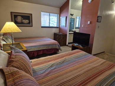 Location, location! Spacious 2 bedroom and 2 full bath condo - photo 11