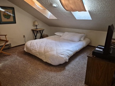 Location, location! Spacious 2 bedroom and 2 full bath condo - photo 12