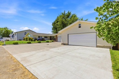 MLS# 294620 Just steps from the Columbia River and walking - photo 22