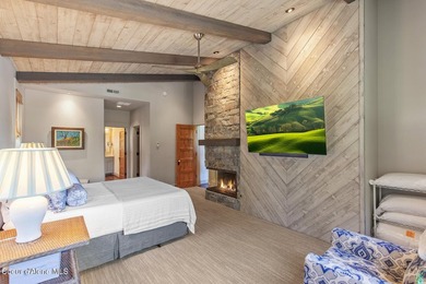 This beautiful 4-bedroom, 4.5-bathroom cottage offers 3,094 - photo 24