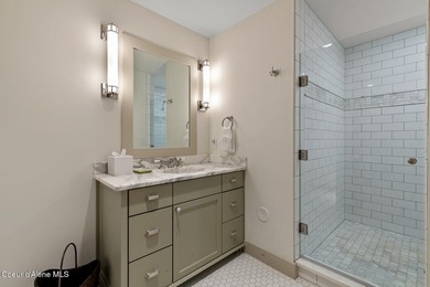 This beautiful 4-bedroom, 4.5-bathroom cottage offers 3,094 - photo 27