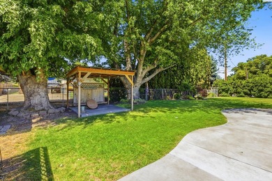 MLS# 294620 Just steps from the Columbia River and walking - photo 30