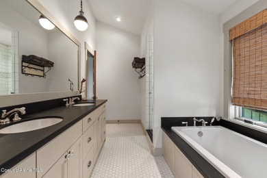 This beautiful 4-bedroom, 4.5-bathroom cottage offers 3,094 - photo 31