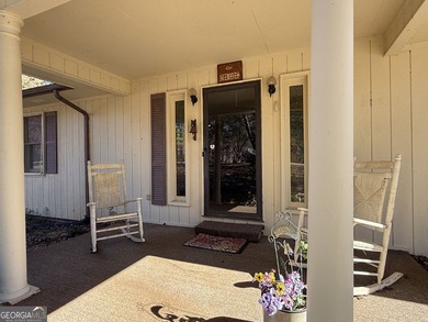 This Lake Hartwell home is just 10 minutes from I-85 with easy - photo 2
