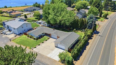 MLS# 294620 Just steps from the Columbia River and walking - photo 38
