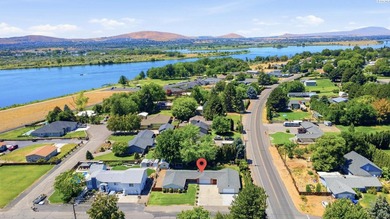 MLS# 294620 Just steps from the Columbia River and walking - photo 39