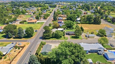 MLS# 294620 Just steps from the Columbia River and walking - photo 41