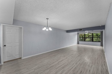 Beautiful and spacious 2 bdrms, 2baths apartment in the - photo 10