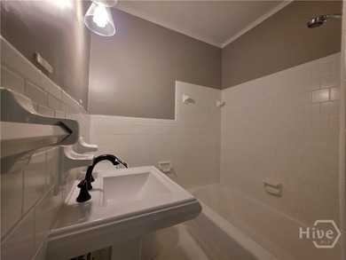 Nestled in the desirable Medical Arts neighborhood of Midtown - photo 14