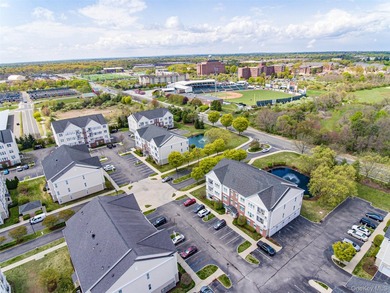 Welcome to Courthouse Commons, where luxury and comfort come - photo 22