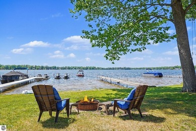 Enjoy effortless lakefront living in this completely remodeled - photo 6