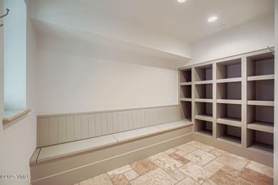 A Legacy Estate. Set on 35 acres, adjacent to BLM, and located 8 - photo 33