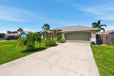 Welcome to this move in ready single-story pool residence in - photo 3