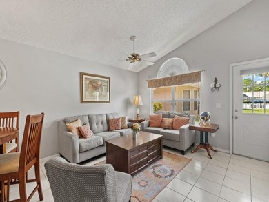 Beautiful move-in ready villa located in Kings Isle, a desirable - photo 6