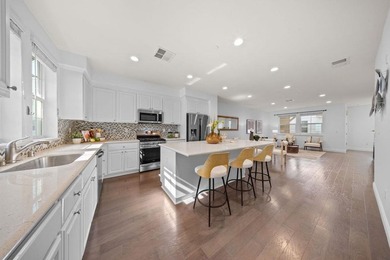 Modern Luxury Meets Everyday Convenience in the Highly Desirable - photo 2