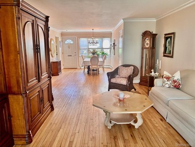 Spectacular ground level one bedroom. Meticulously maintained - photo 13