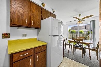 Adorable 2-bedroom, 1.5-bath end-unit condo in Webster offering - photo 11