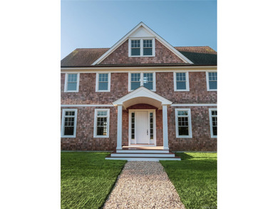 Behind a lush privet hedge, this expansive 102+ acre waterside - photo 12